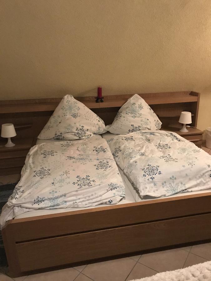ホテルGasthaus Hirschberg ルートヴィヒスブルク エクステリア 写真