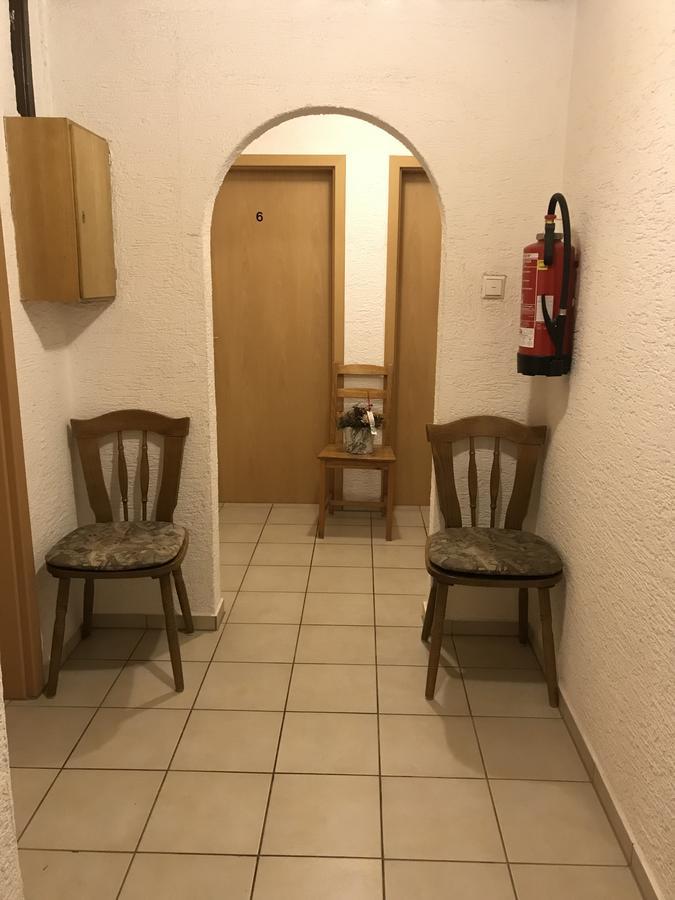 ホテルGasthaus Hirschberg ルートヴィヒスブルク エクステリア 写真